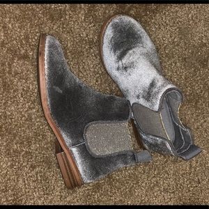 Zara Girl grey velvet booties